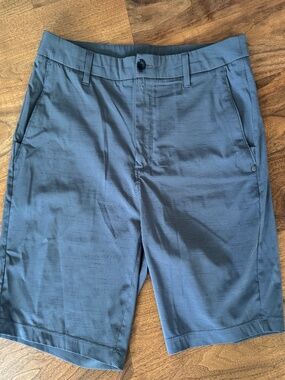 Vuori Men's Pebble shorts